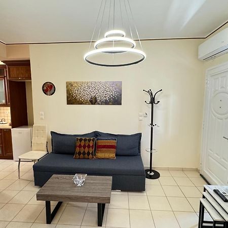 Petit House Under The Rocks Apartment Kalambaka Exterior photo